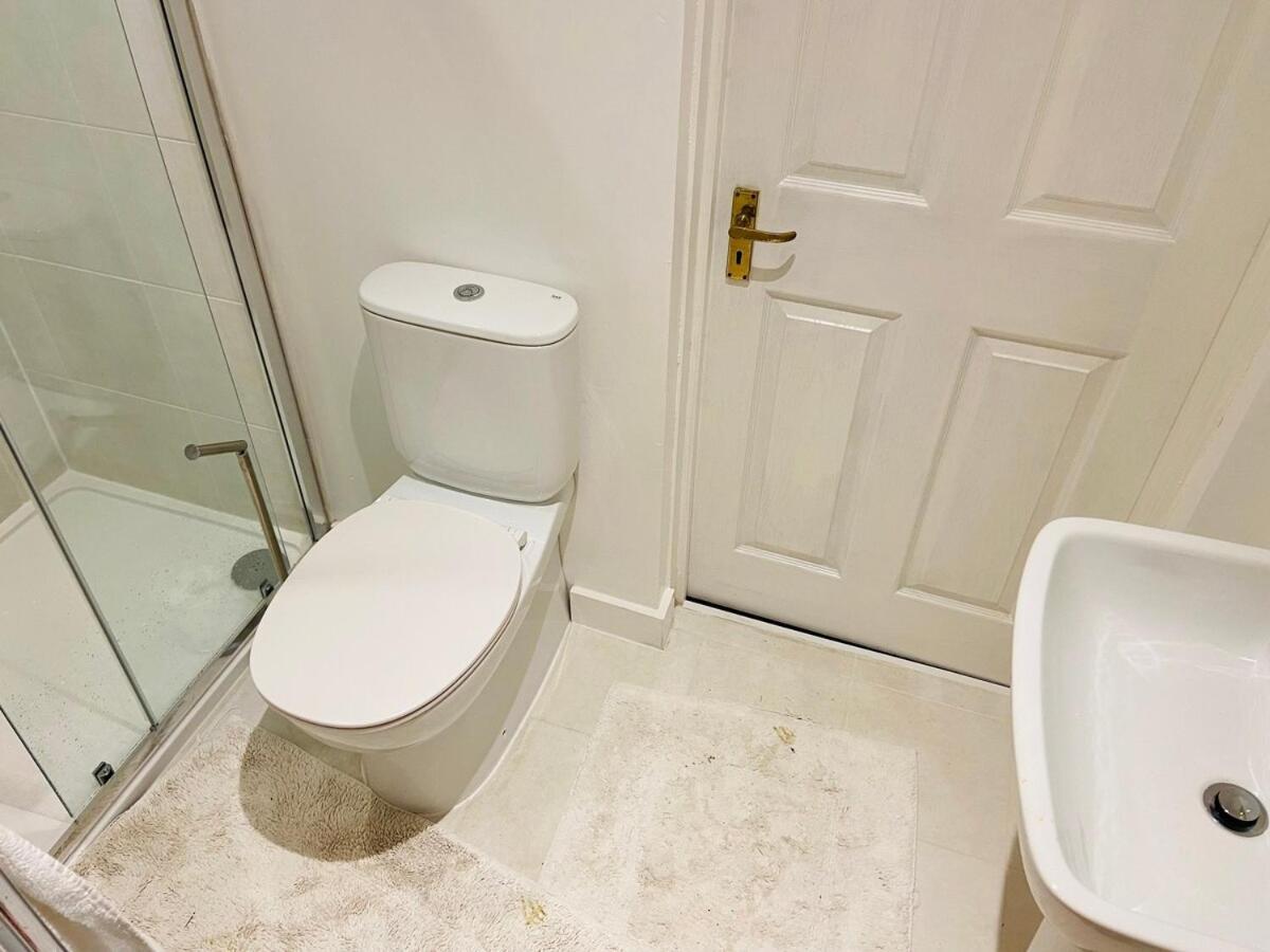New Snug Doubleensuite In Central Форест Роу Екстериор снимка