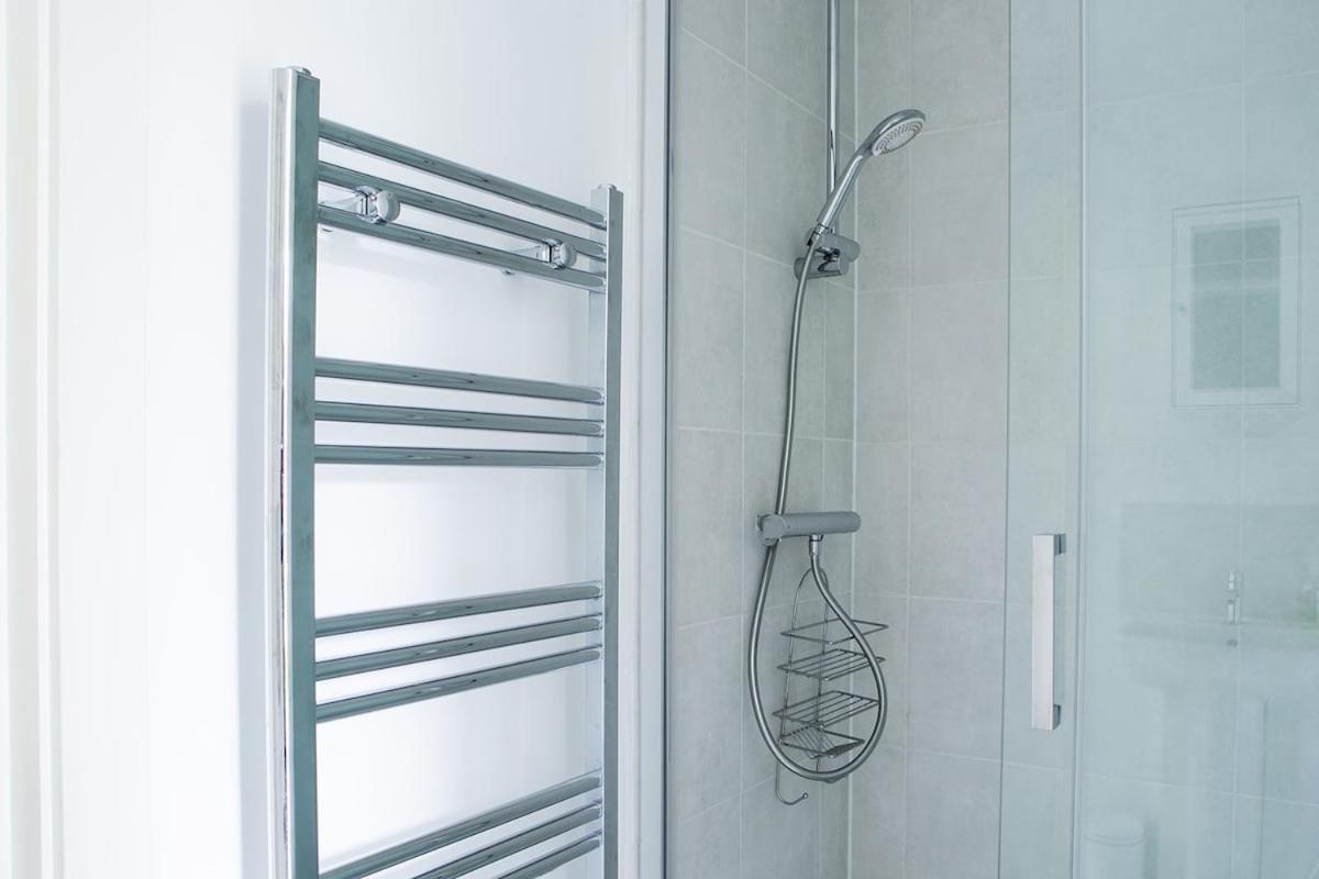 New Snug Doubleensuite In Central Форест Роу Екстериор снимка